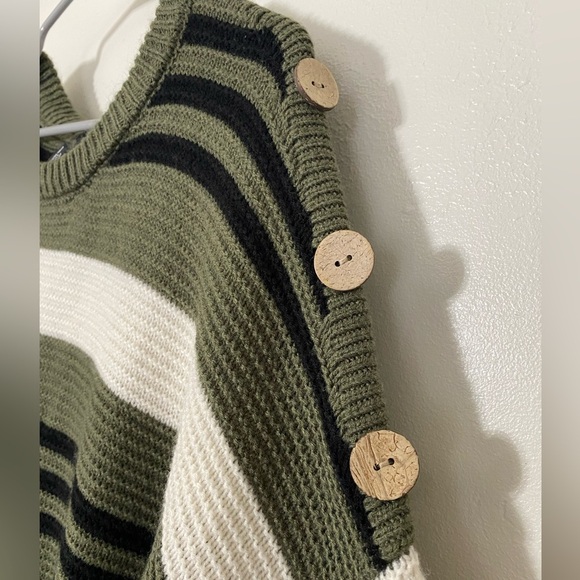 Green, black and white striped 2XL Rue+ Sweater with button detail. - Picture 2 of 3
